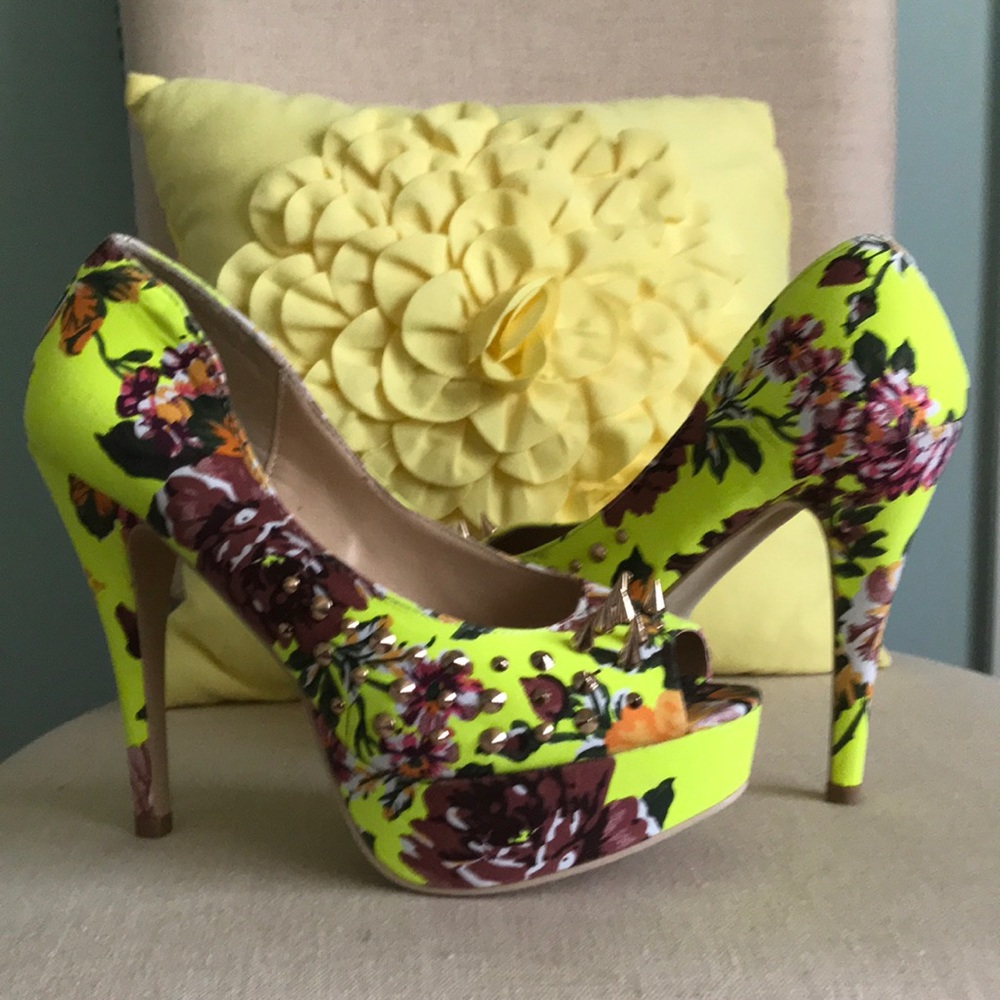 Shoe dazzle Madison floral shoes!